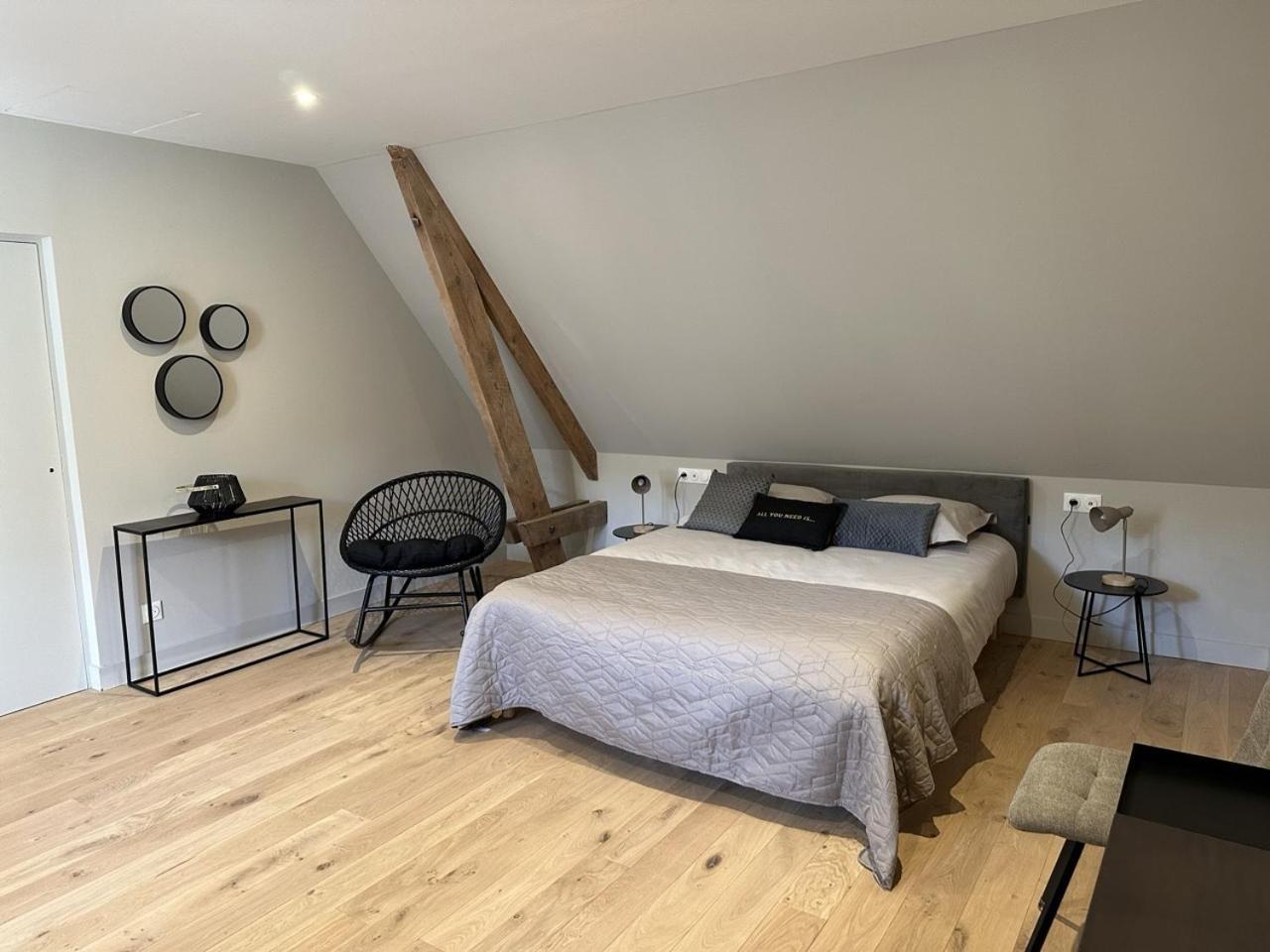 Les Suites Gueguen Chablis Zimmer foto