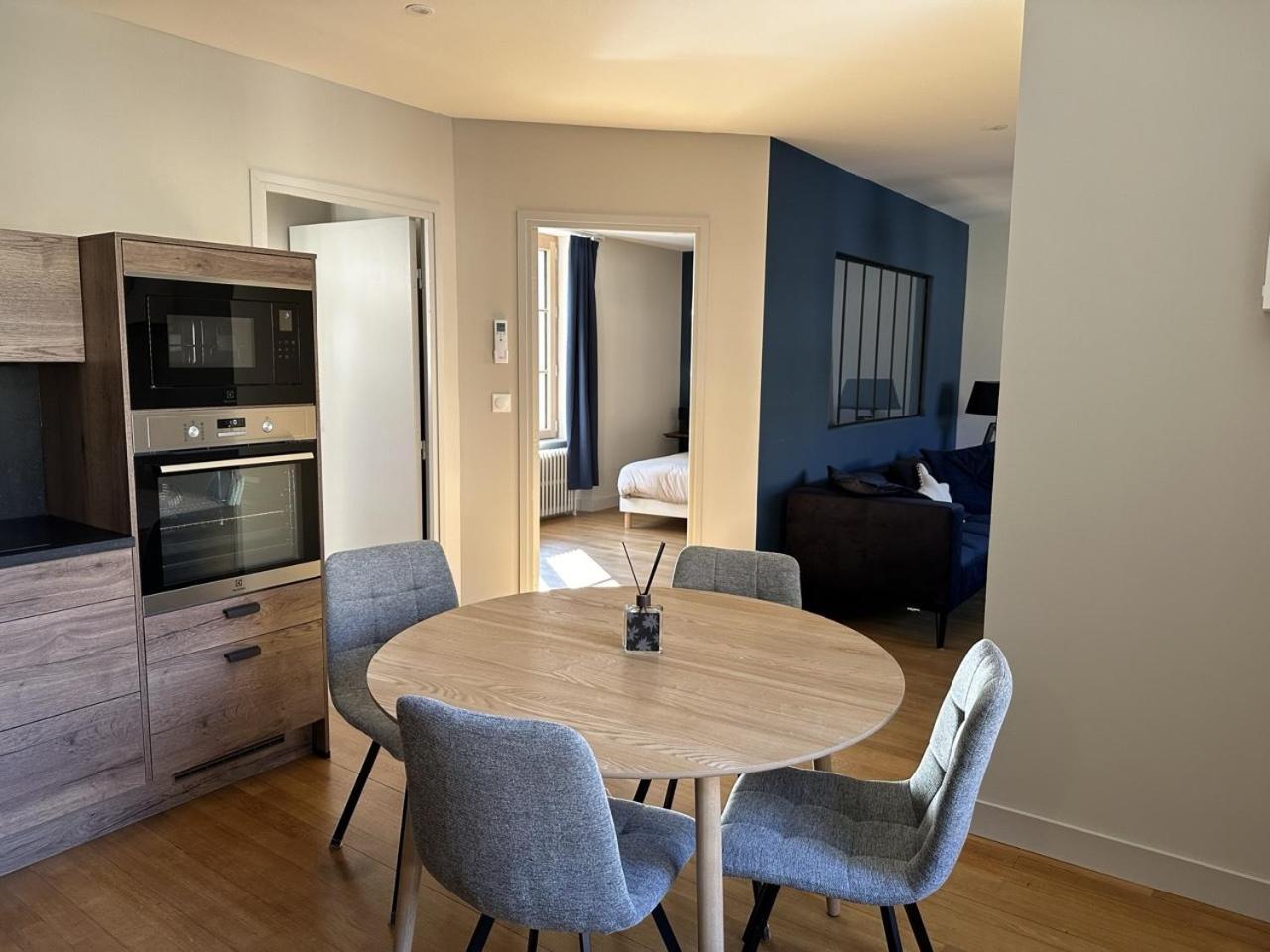 Les Suites Gueguen Chablis Zimmer foto