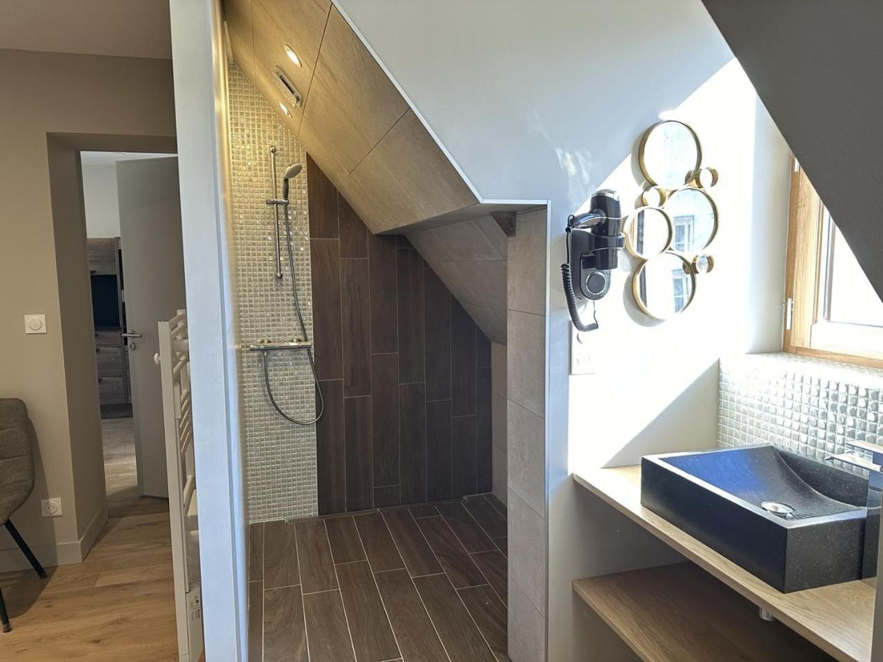 Les Suites Gueguen Chablis Zimmer foto