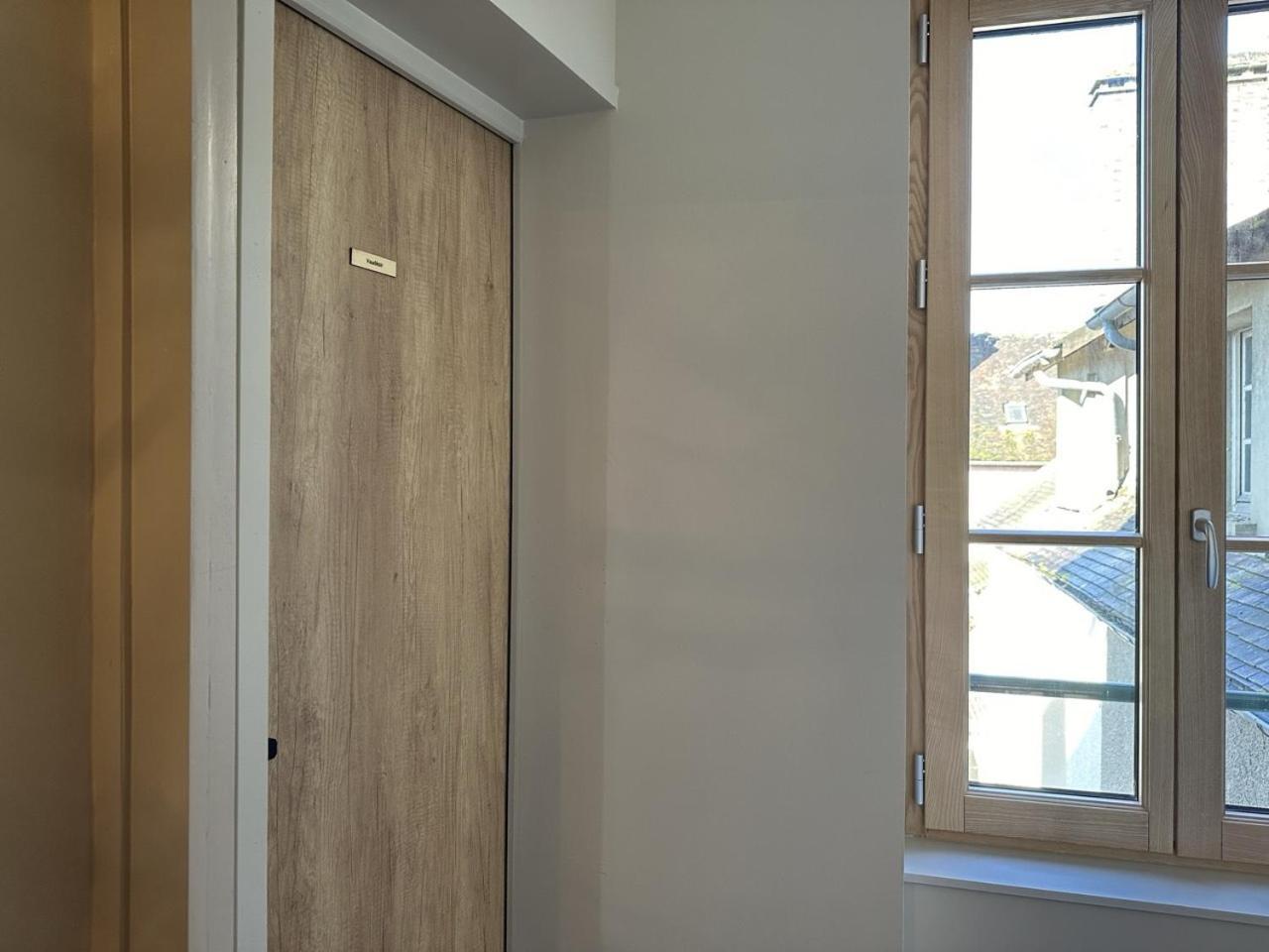 Les Suites Gueguen Chablis Zimmer foto