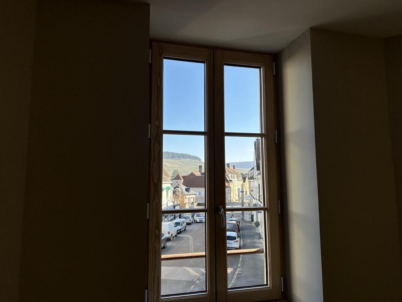 Les Suites Gueguen Chablis Zimmer foto